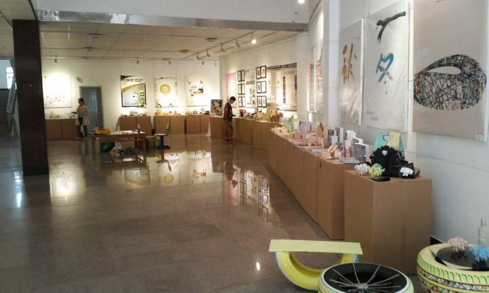 伟德国际1946源于英国视觉传达设计专业2014届毕业生作品展