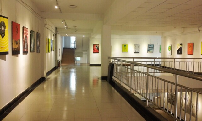 伟德国际1946源于英国举办迎新画展