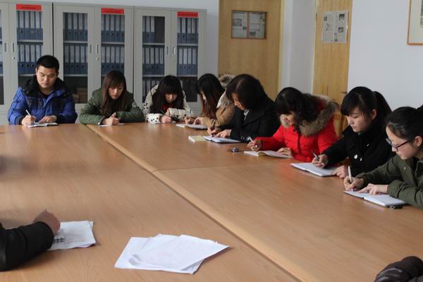 伟德国际1946源于英国召开助理辅导员工作会议
