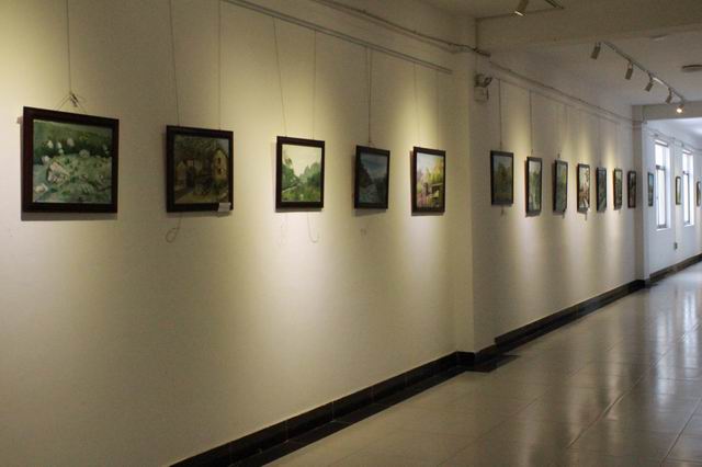 伟德国际1946源于英国举办SRT作品汇报展和太行山油画风景写生展