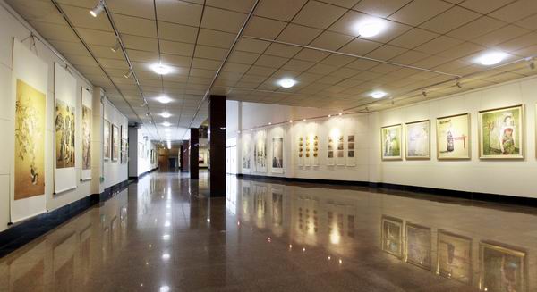 伟德国际1946源于英国2013届毕业作品展隆重开展