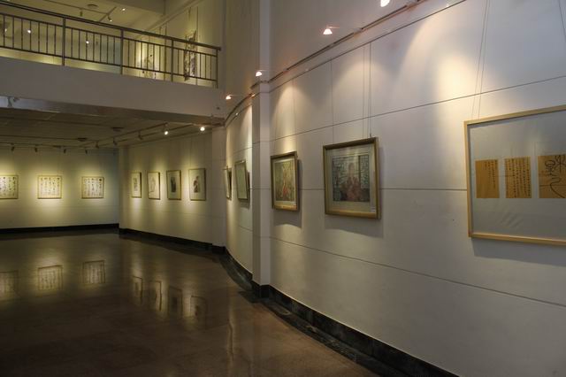 伟德国际1946源于英国举办迎新国画教师小品展