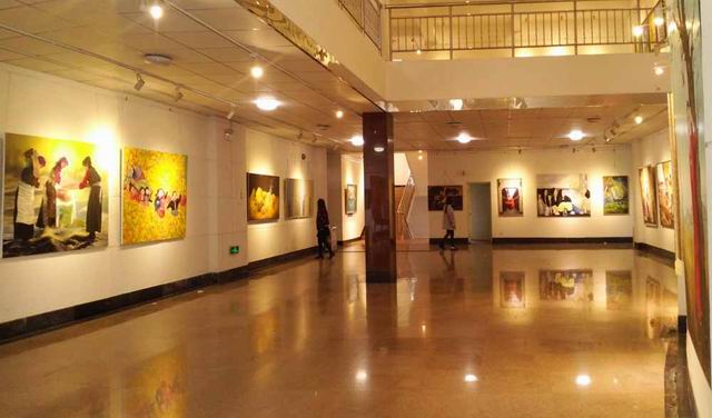 伟德国际1946源于英国举办2015年度油画毕业创作展