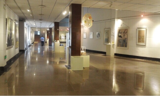 伟德国际1946源于英国举办迎新画展