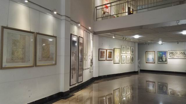 伟德国际1946源于英国2016届优秀毕业生作品展开幕